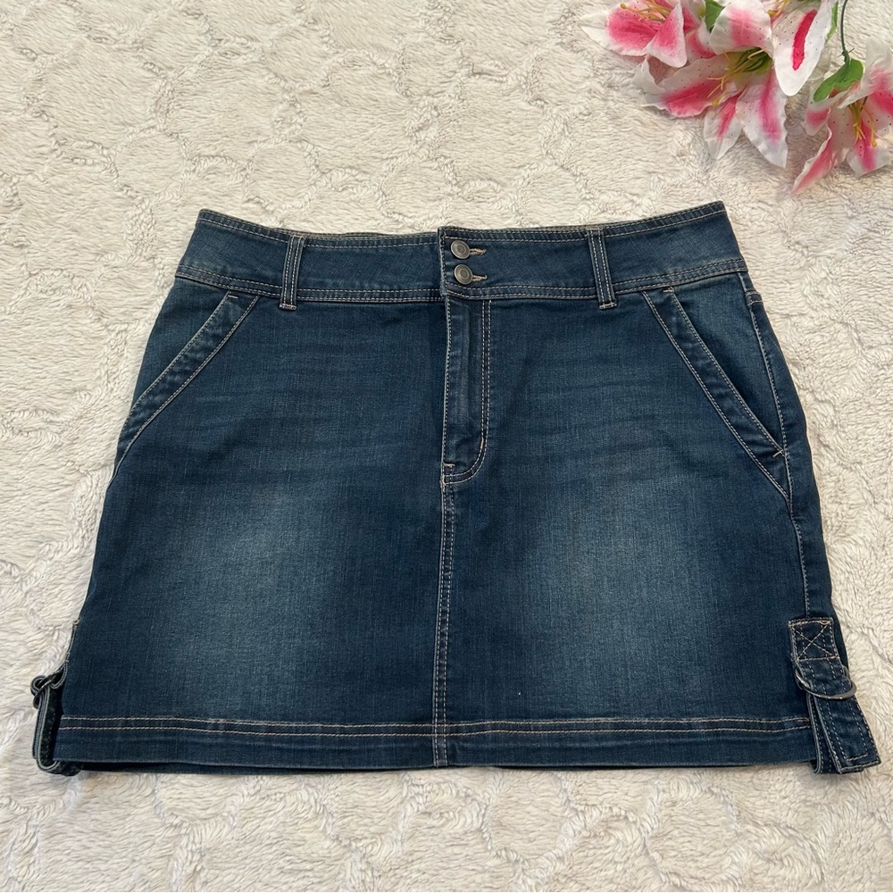 SO - Medium-Dark Wash Denim Skirt with Pockets and Side Buckle Details - Sz 15
